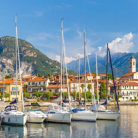 Enchanting View On Promenade Stresa